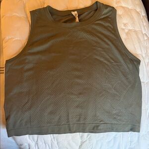 LuLuLemon Breeze Bye waist length muscle shirt